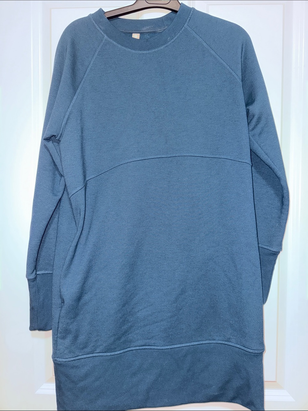 Athleta Crewneck Sweatshirt Tunic with pockets
